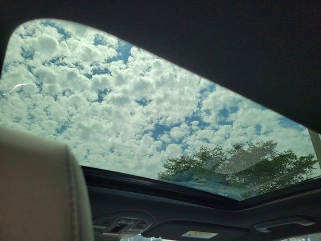 Used 2023 Genesis G70 2.0T w/ Sport Prestige Package image 17