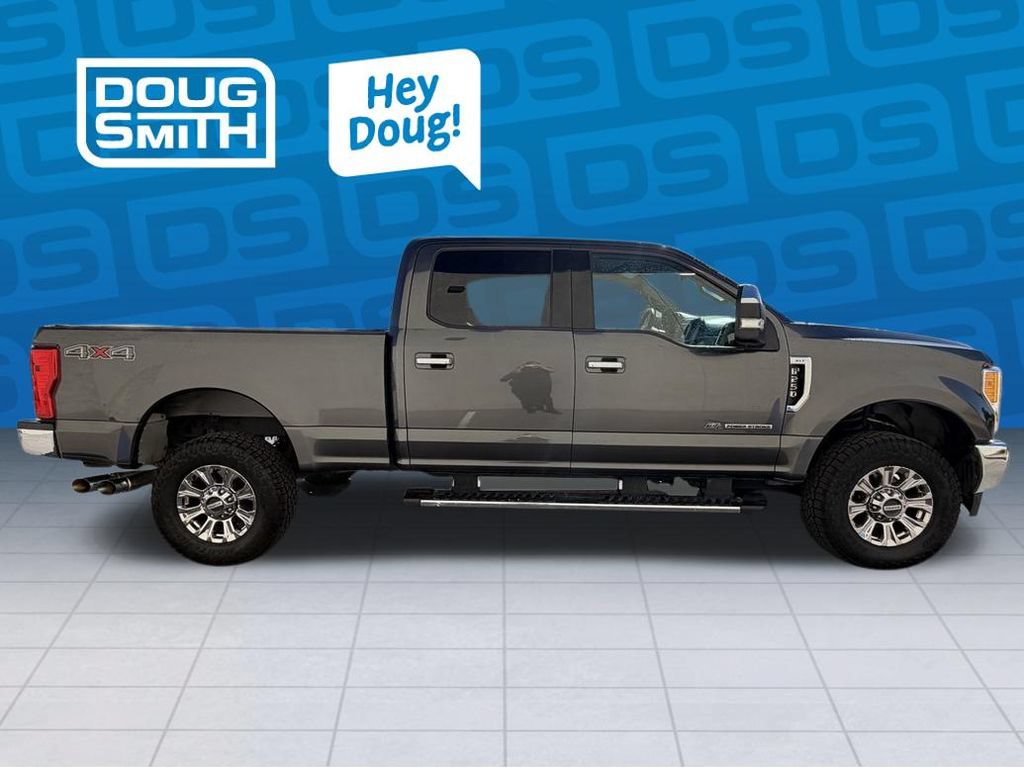 Used 2017 Ford F250 XLT w/ XLT Premium Package AWD/4WD image 5