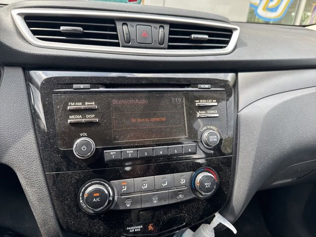 Used 2016 Nissan Rogue S FWD image 31