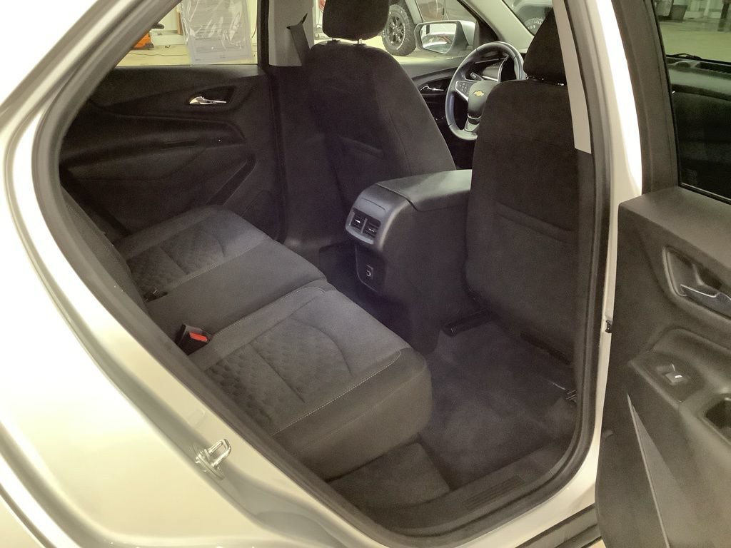 Used 2021 Chevrolet Equinox LT AWD/4WD image 19