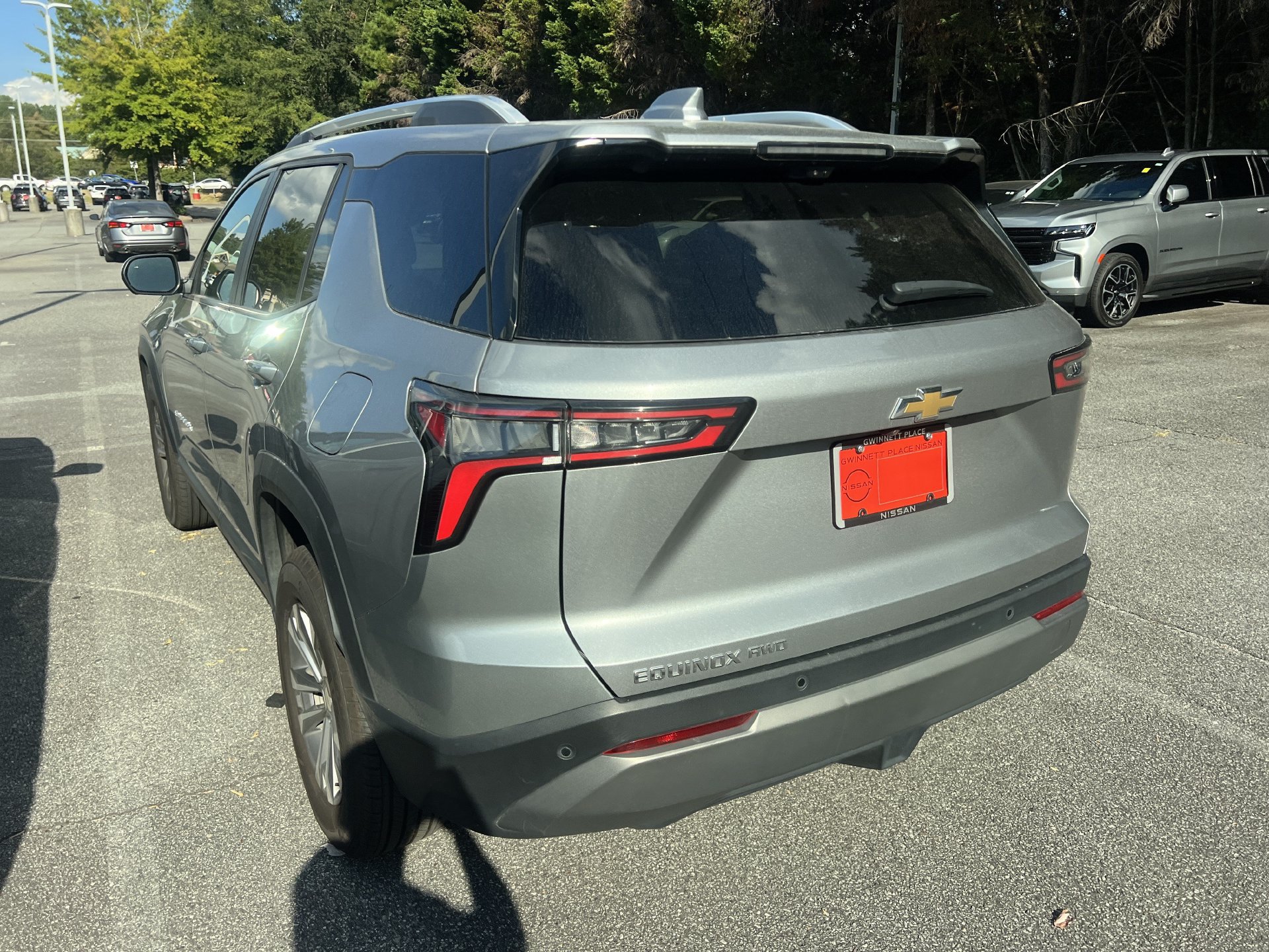 Used 2025 Chevrolet Equinox LT w/ Convenience Package II AWD/4WD image 2