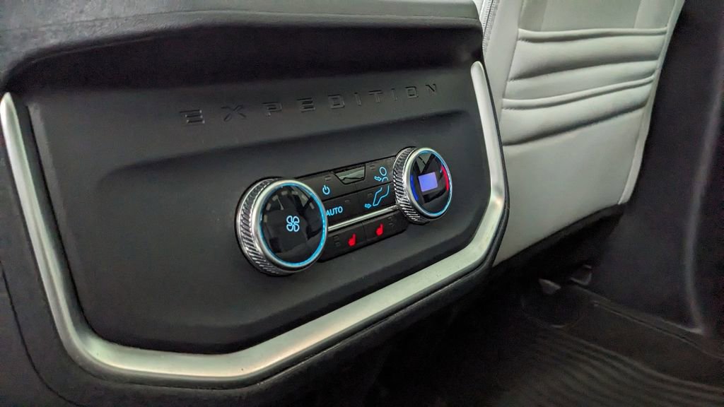Certified 2025 Ford Expedition Platinum AWD/4WD image 35