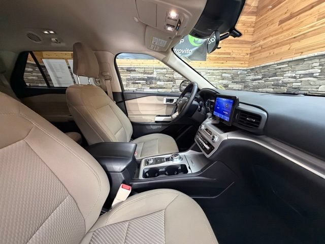 Used 2024 Ford Explorer XLT w/ Class IV Trailer Tow Package AWD/4WD image 16