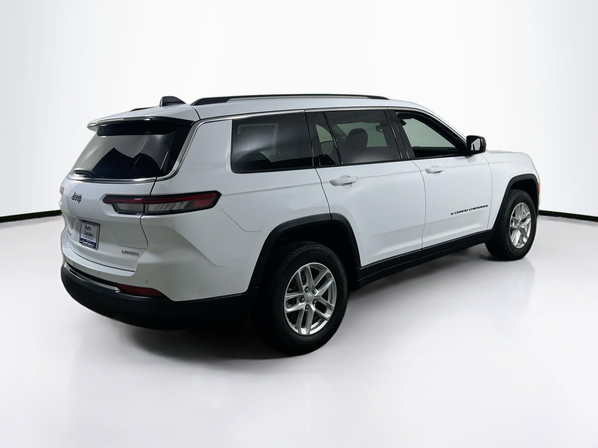 Used 2023 Jeep Grand Cherokee L Laredo AWD/4WD image 5