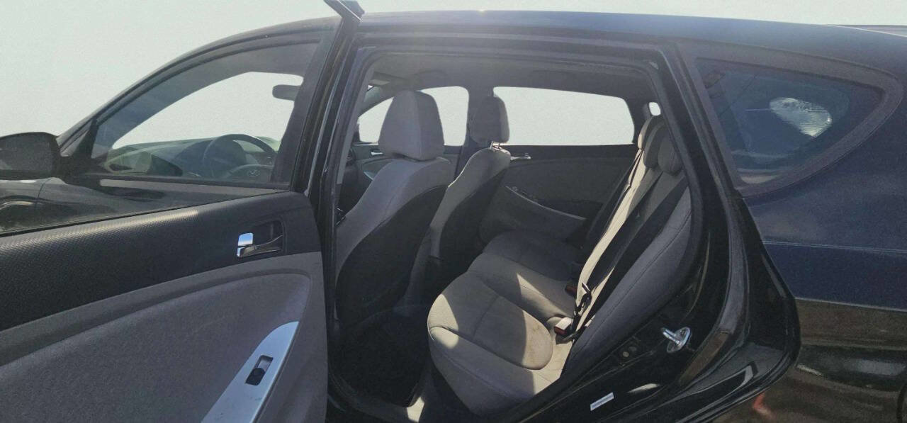 Used 2012 Hyundai Accent SE image 6