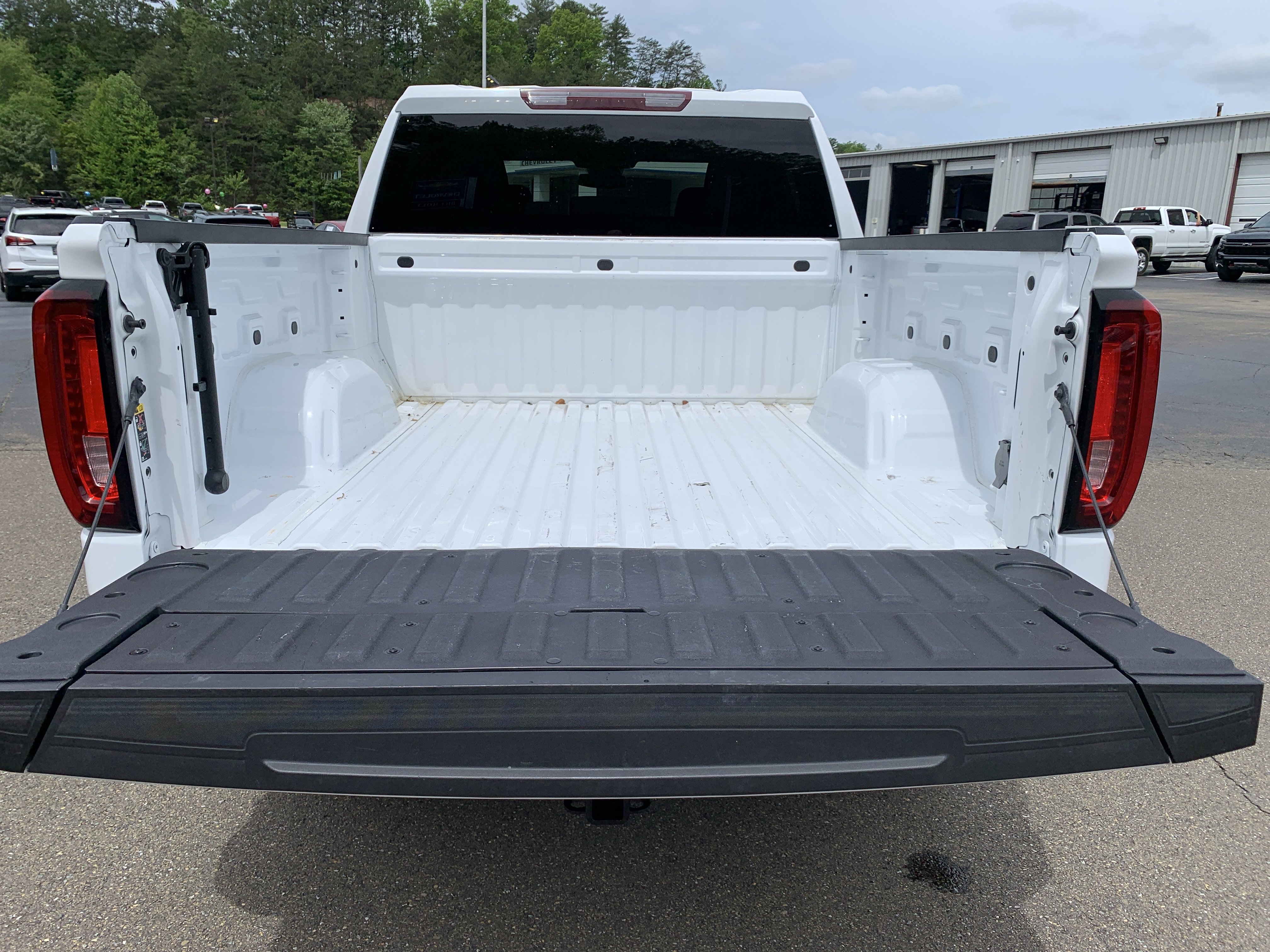 Used 2024 GMC Sierra 1500 SLT AWD/4WD image 51