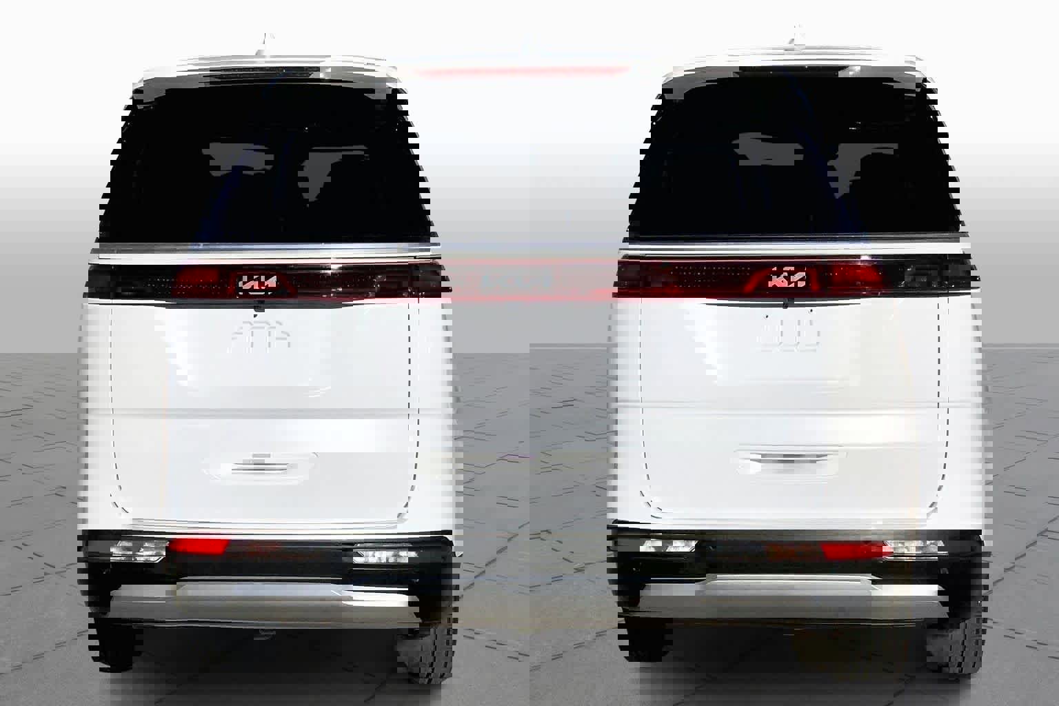 Used 2024 Kia Carnival LX image 4