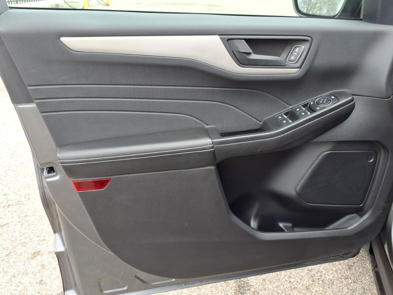 Used 2022 Ford Escape SE w/ Convenience Package image 15