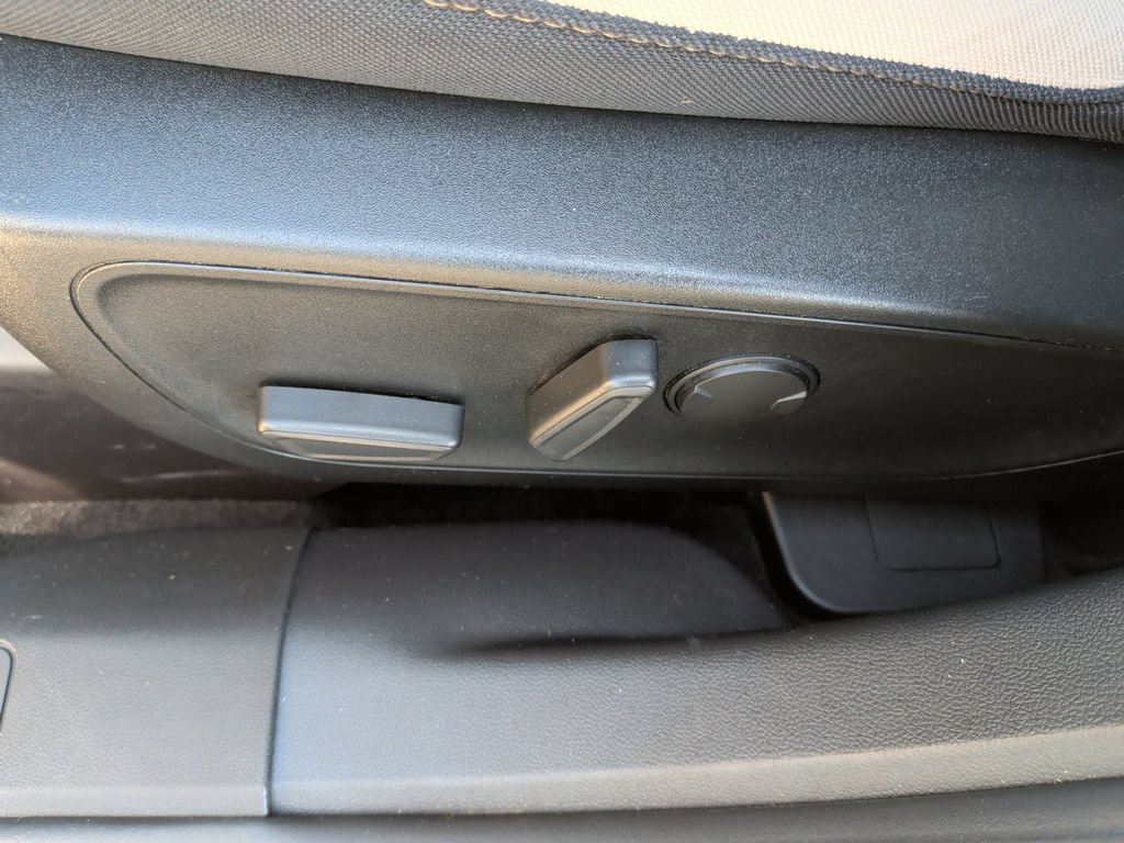 Certified 2020 Ford Escape SE AWD/4WD image 19