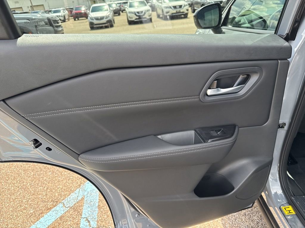 New 2026 Nissan Rogue SV AWD/4WD image 33