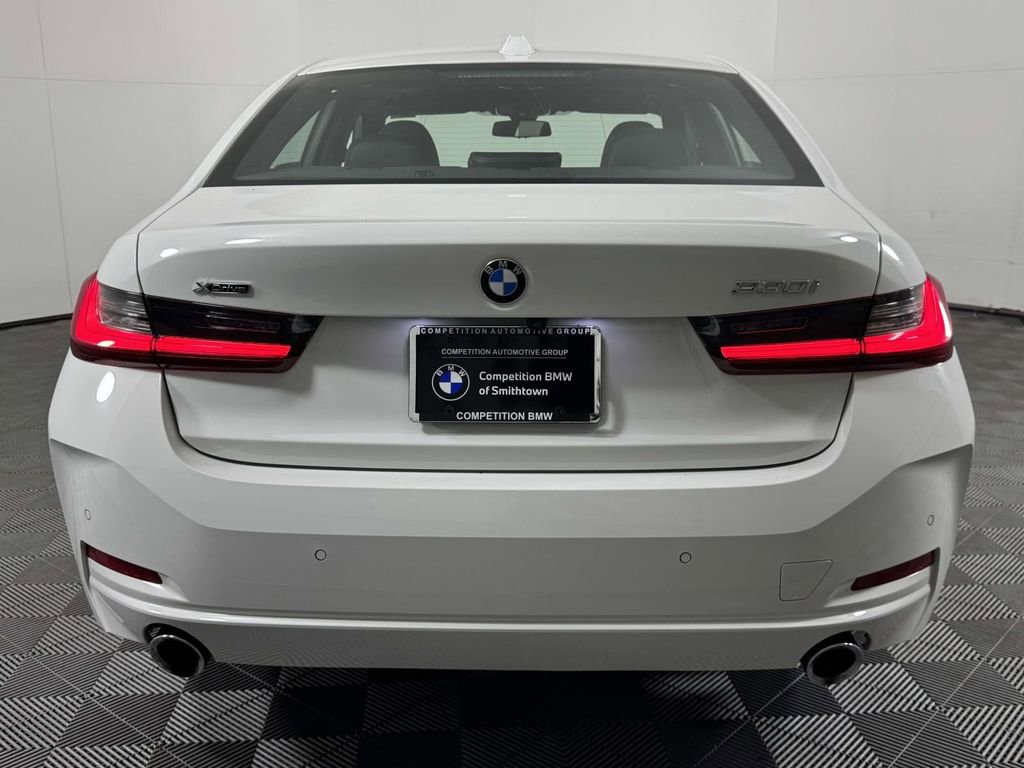 Used 2023 BMW 330i xDrive Sedan w/ Convenience Package AWD/4WD image 9
