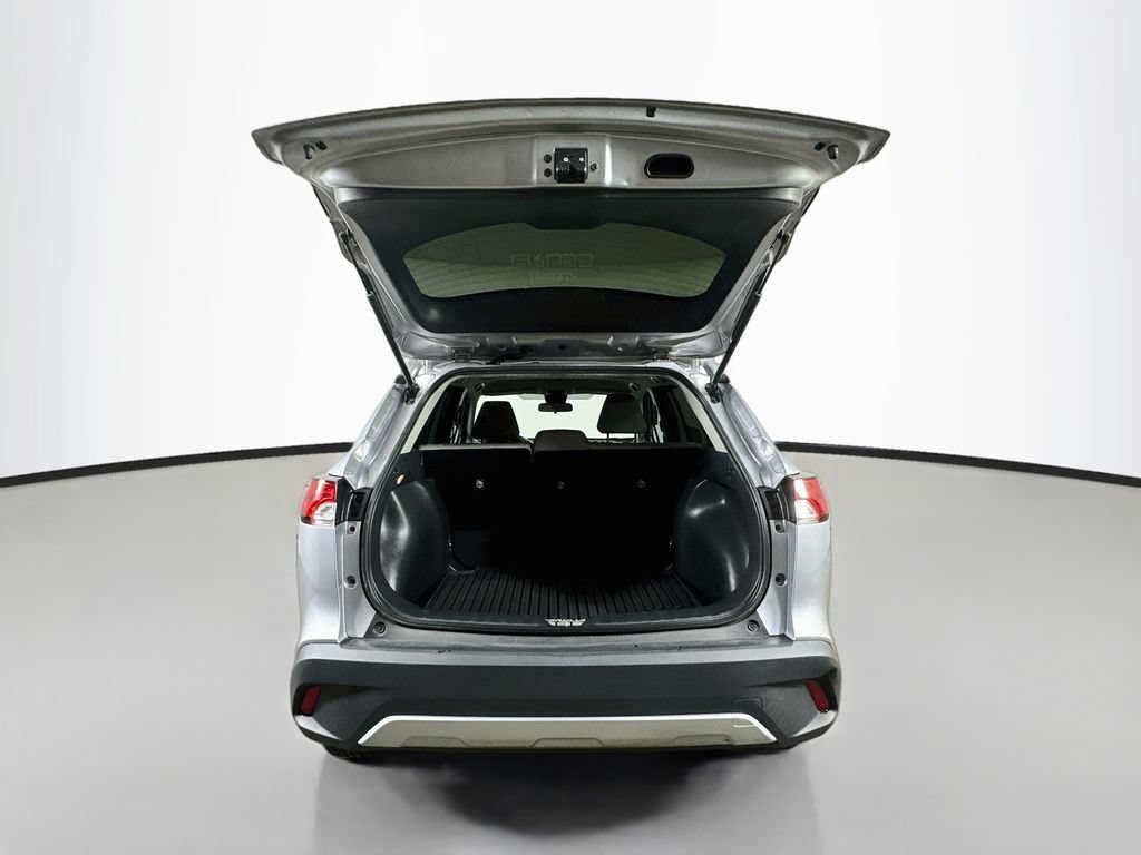 Used 2022 Toyota Corolla Cross L FWD image 32