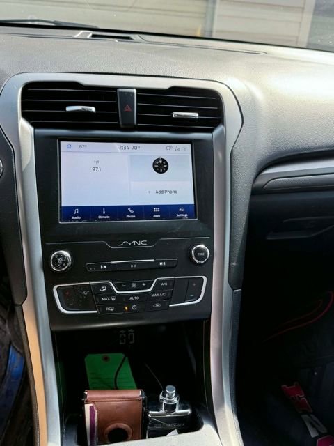 Used 2020 Ford Fusion SE image 9