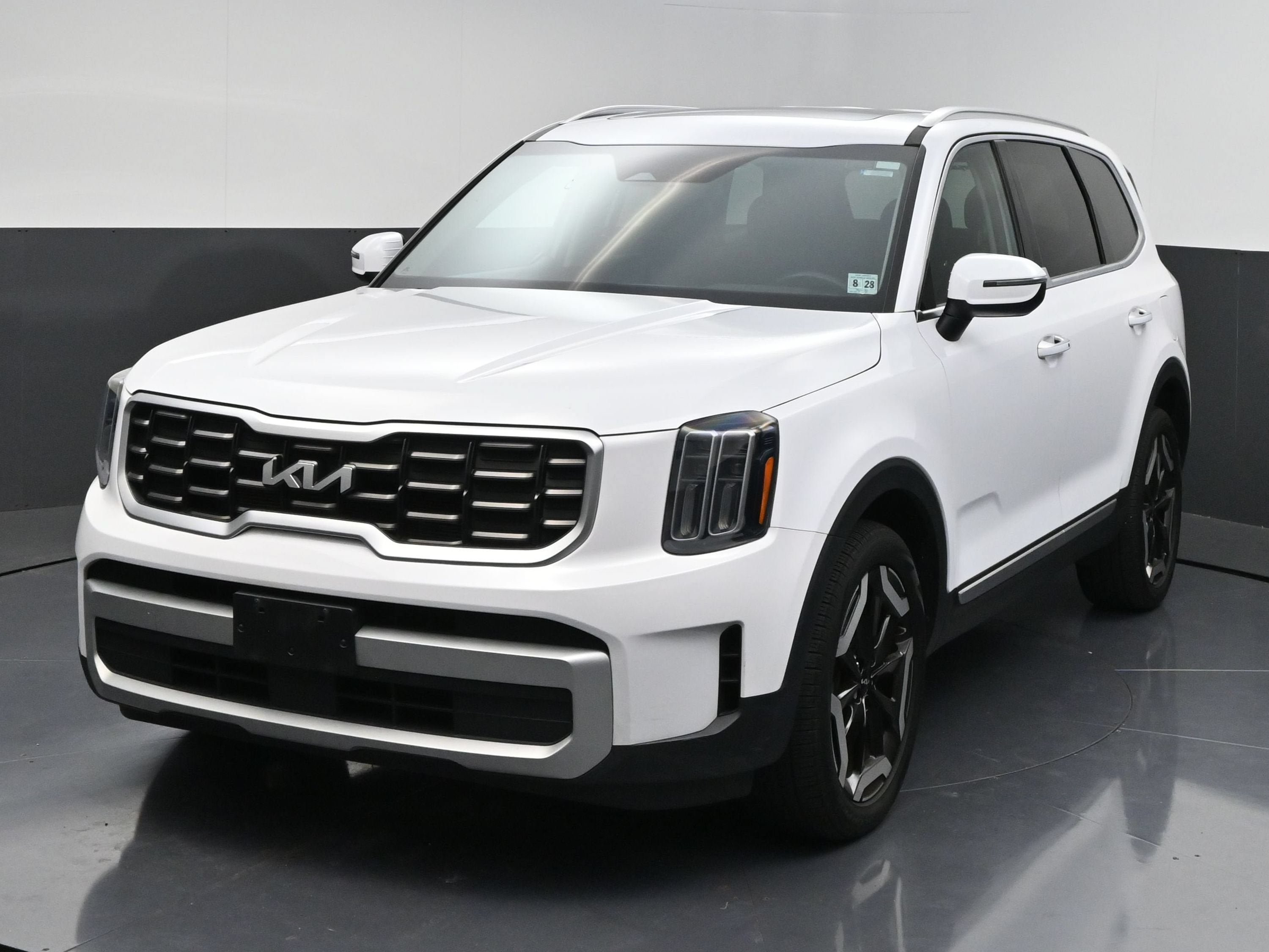 Used 2024 Kia Telluride S w/ S Sunroof Package AWD/4WD image 4