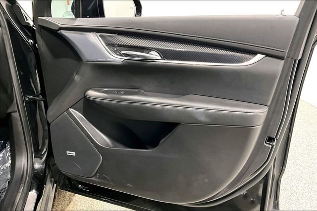 Used 2023 Cadillac XT6 Sport w/ Technology Package image 29