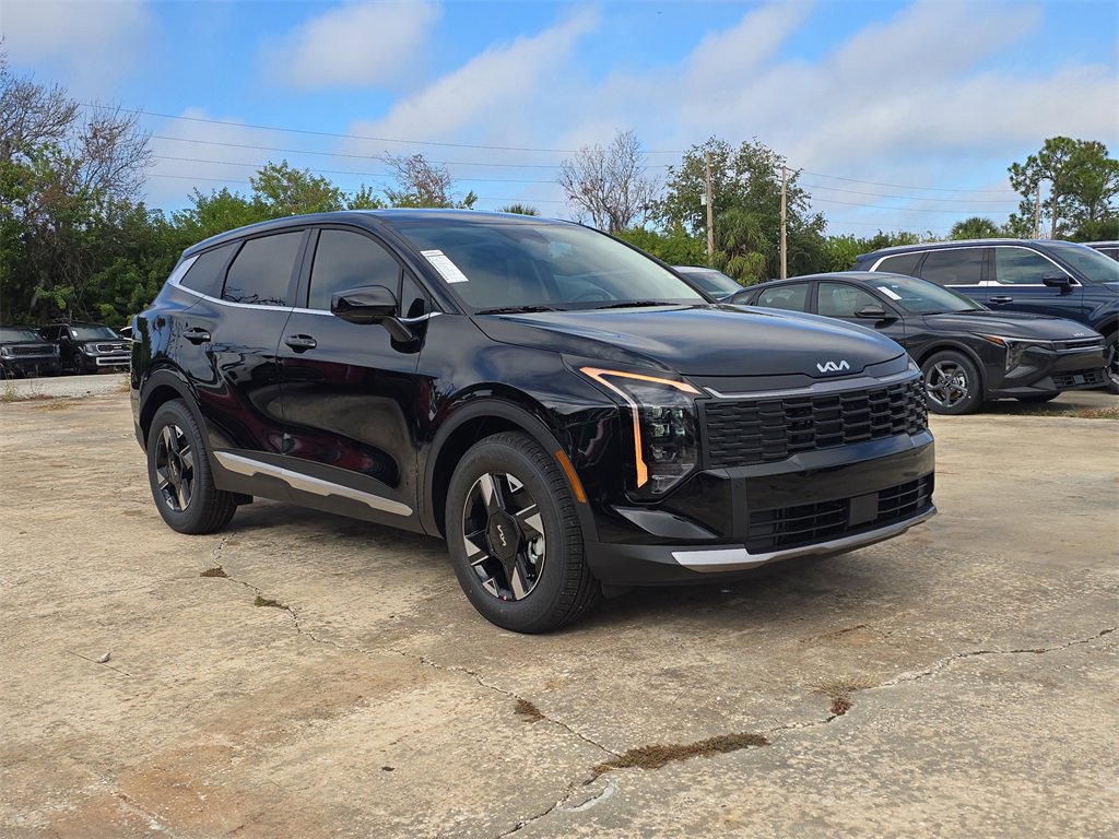 New 2026 Kia Sportage LX image 2