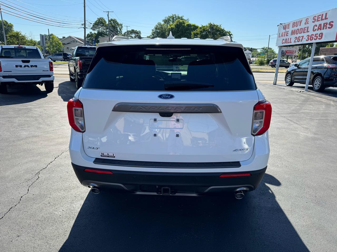 Used 2024 Ford Explorer XLT w/ Equipment Group 202A AWD/4WD image 6