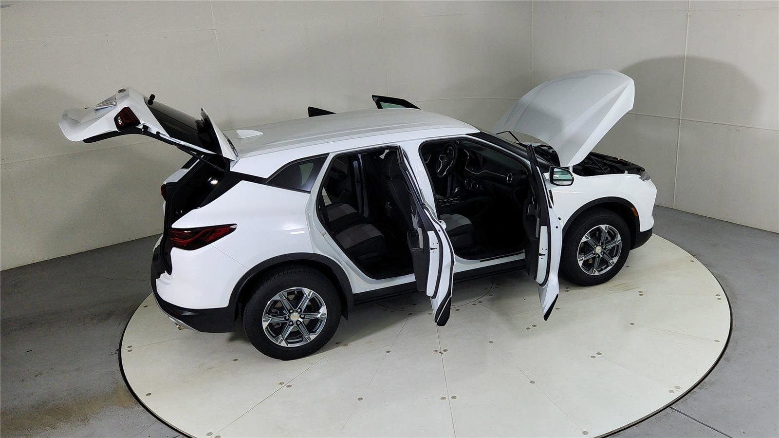 Used 2023 Chevrolet Blazer LT image 46