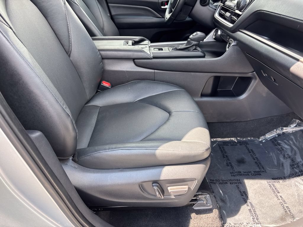 Used 2025 Toyota Grand Highlander AWD image 41