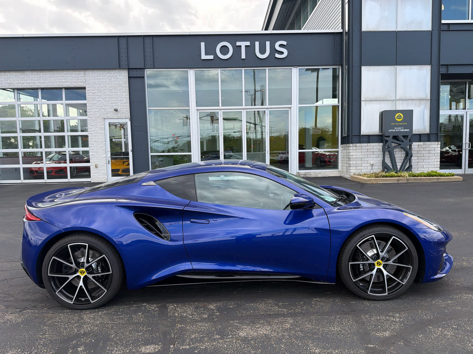 New 2025 Lotus Emira RWD image 9