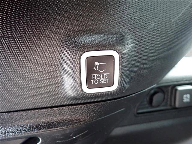 Used 2023 Jeep Grand Cherokee Altitude AWD/4WD image 9