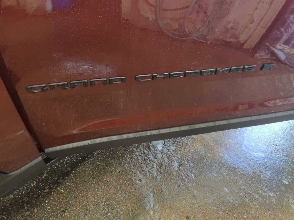 New 2025 Jeep Grand Cherokee Altitude image 33