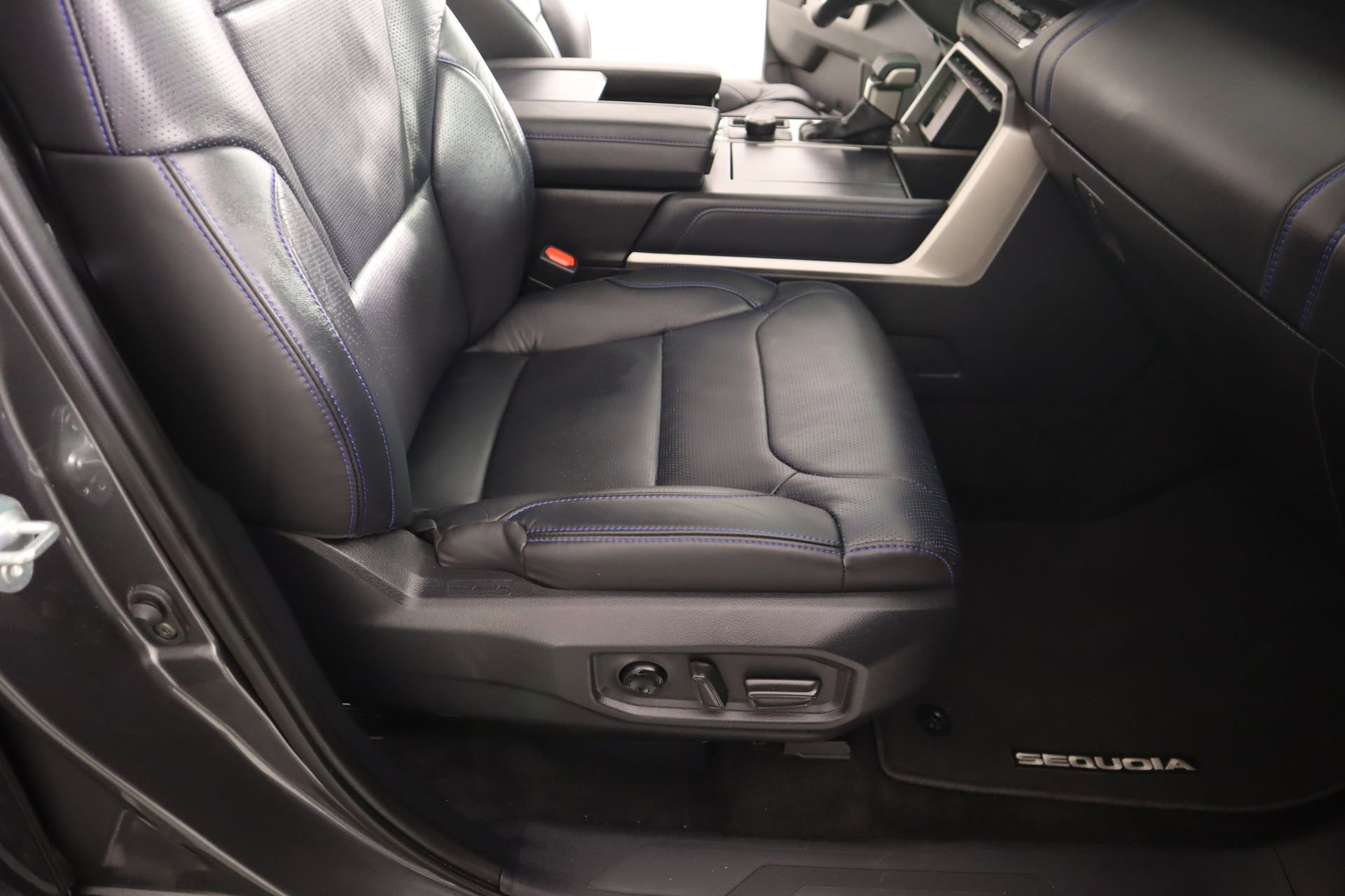 Used 2026 Toyota Sequoia Platinum image 15