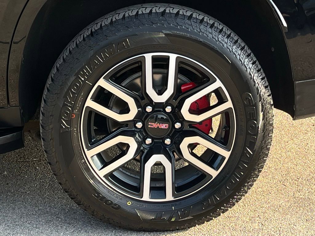Used 2023 GMC Yukon AT4 AWD/4WD image 33