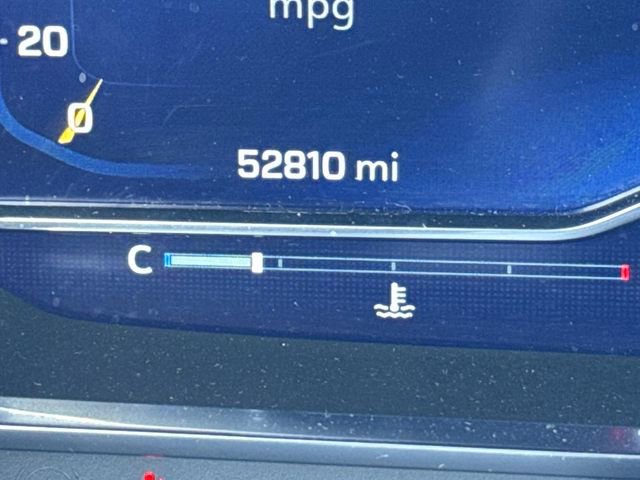 Used 2024 Chevrolet Suburban Premier image 21