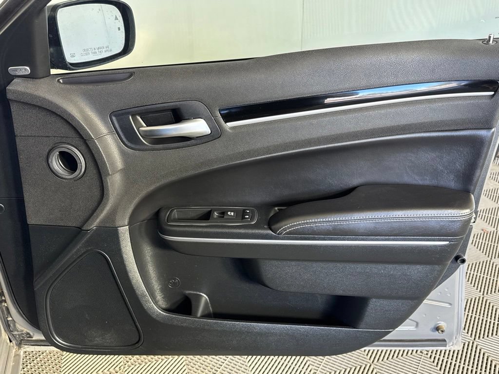 Used 2018 Chrysler 300 S w/ 300S Premium Group AWD/4WD image 47