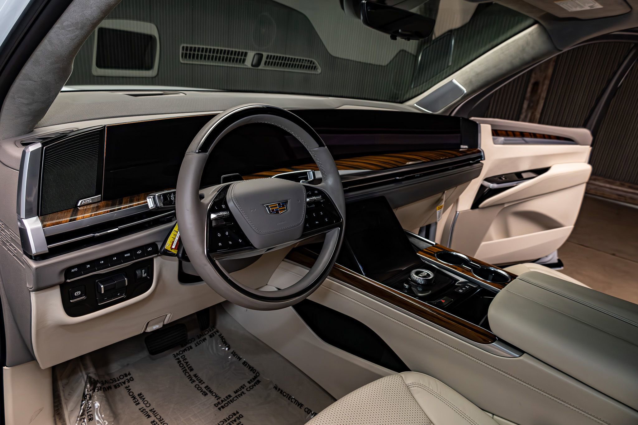 Used 2026 Cadillac Escalade Platinum Sport w/ LPO, ONYX Package image 13