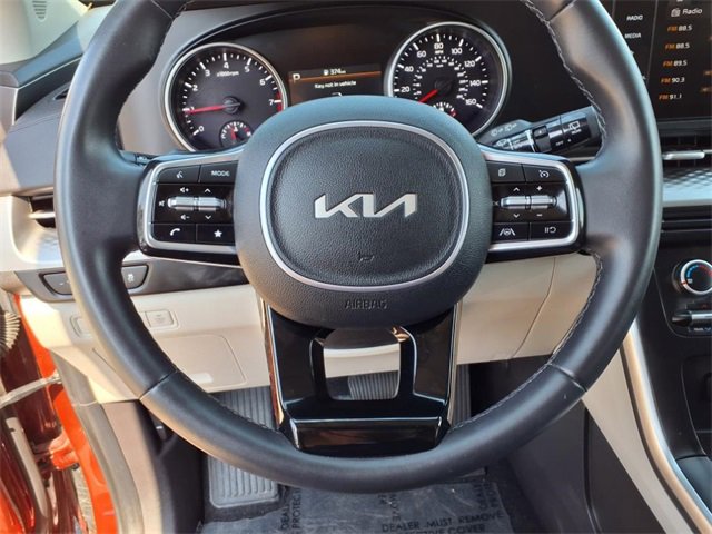 Used 2024 Kia Carnival LX image 15