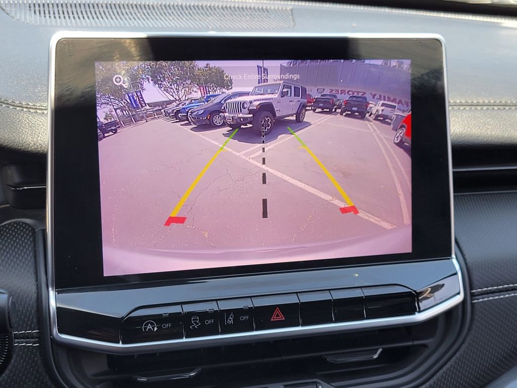 Used 2022 Jeep Compass Latitude FWD image 9