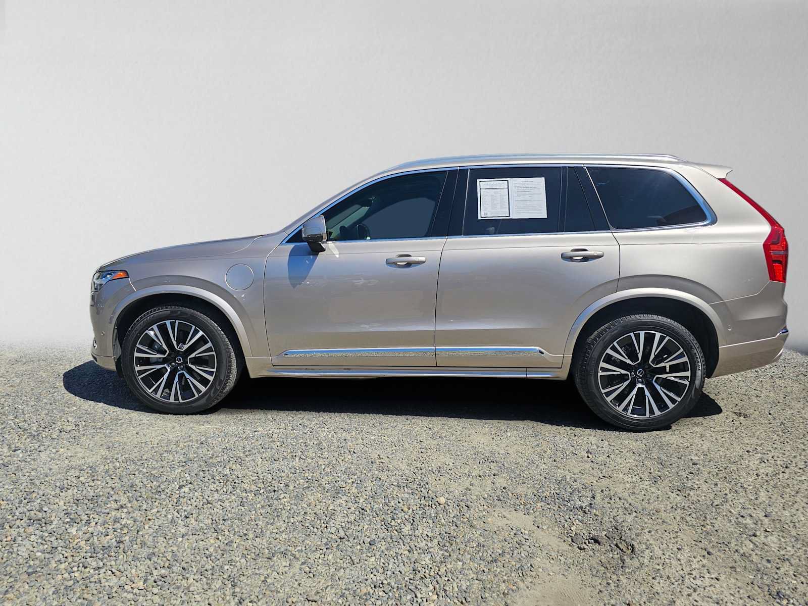 Used 2025 Volvo XC90 T8 Plus w/ Protection Package Premier AWD/4WD image 6