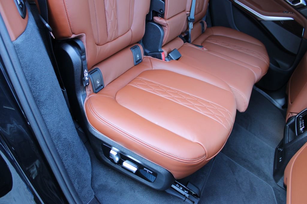 New 2026 BMW X7 M60i image 27