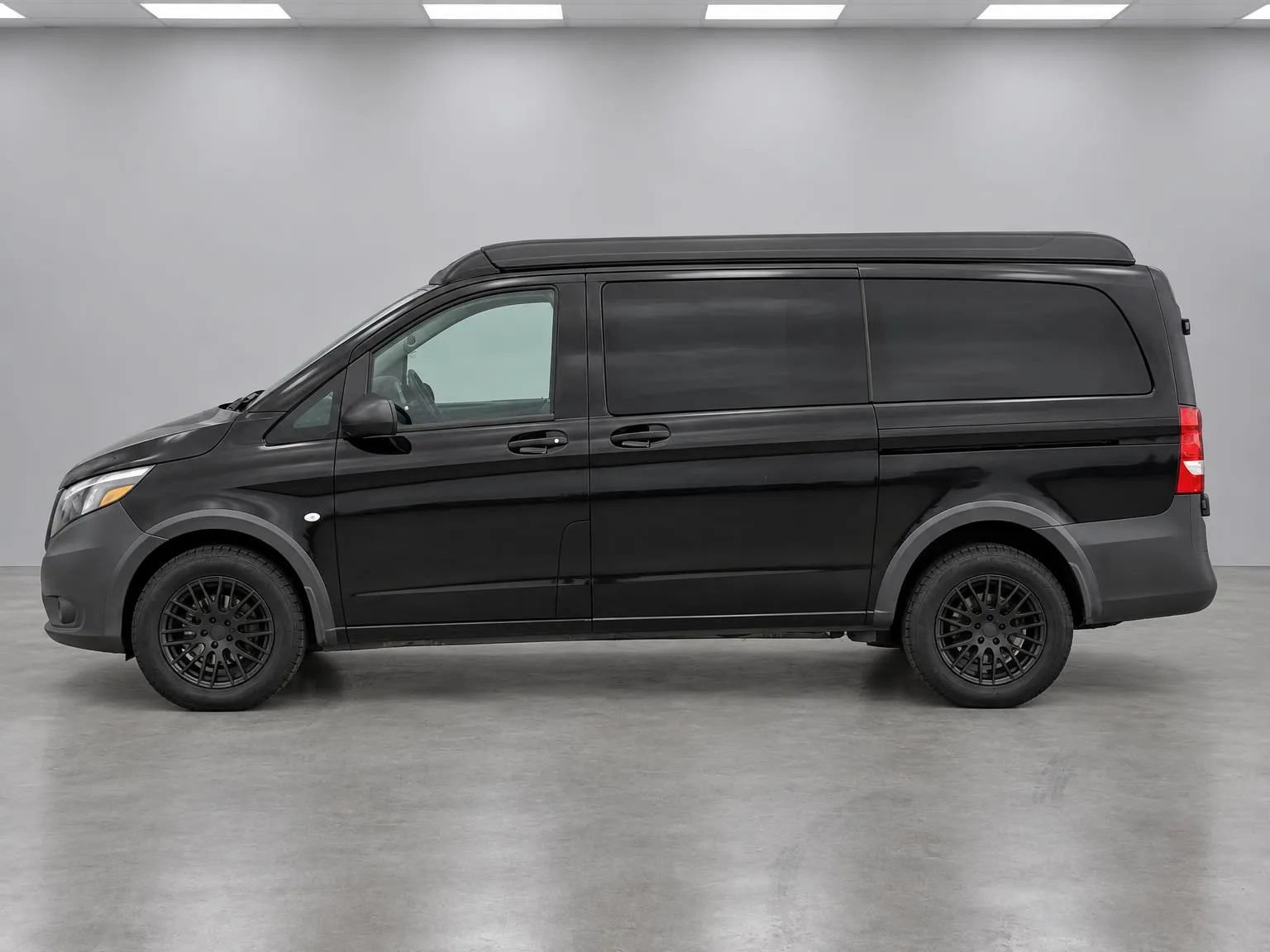 Used 2020 Mercedes-Benz Metris Passenger image 25