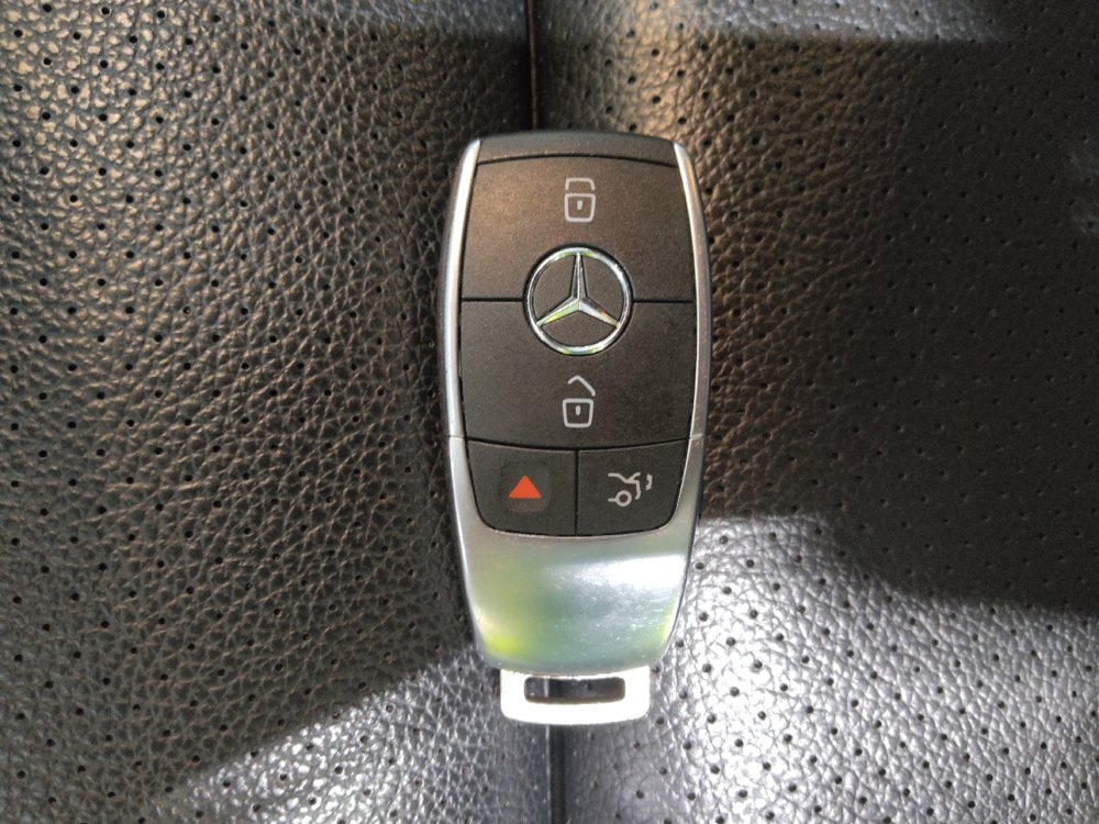 Used 2020 Mercedes-Benz GLC 300 4MATIC w/ Multimedia Package image 32
