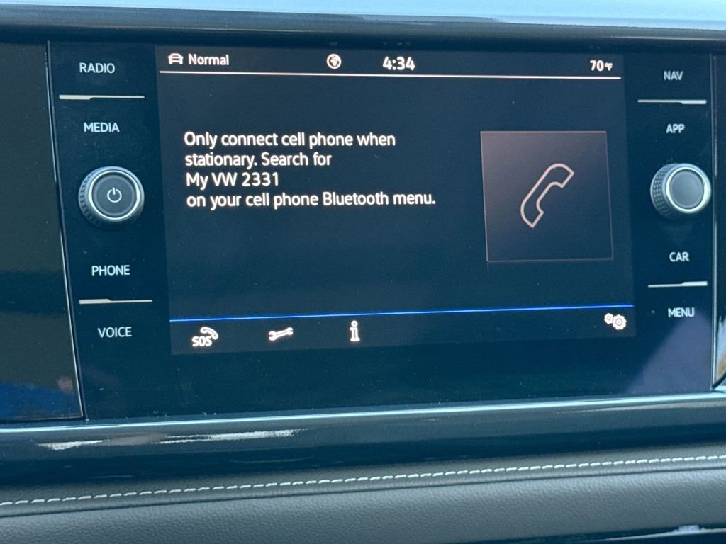 Used 2024 Volkswagen Taos SEL image 4