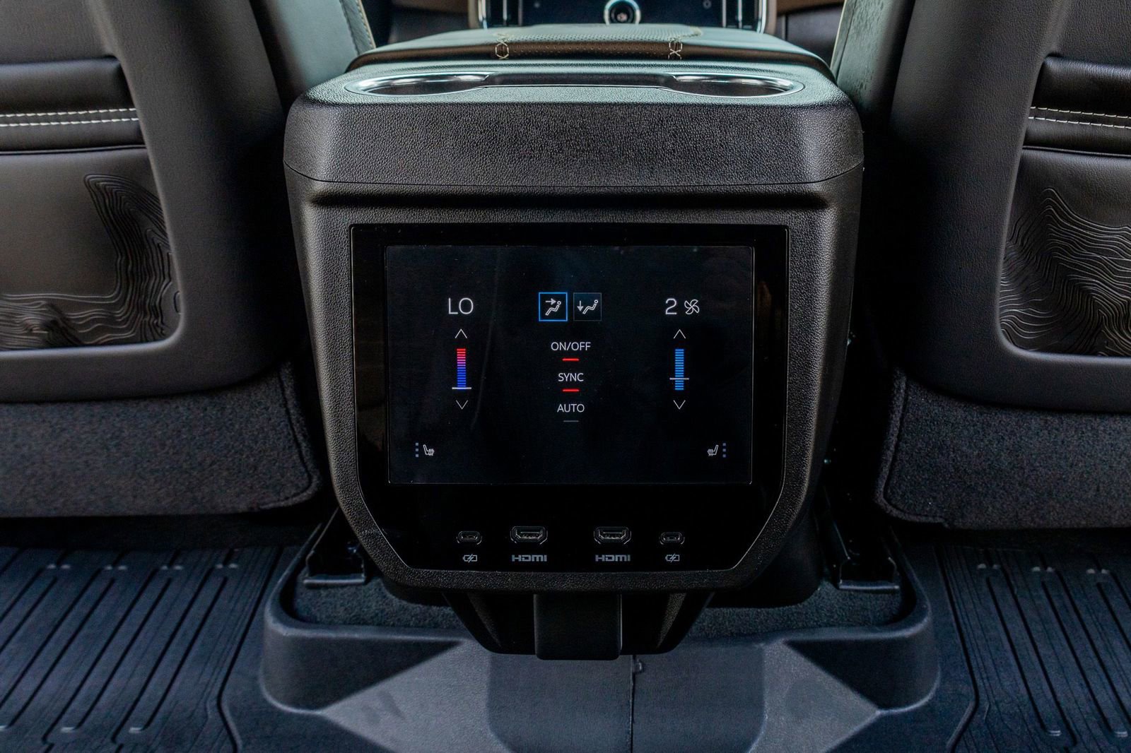 Used 2025 GMC Yukon Denali Ultimate w/ LPO, Floor Liner Package AWD/4WD image 33