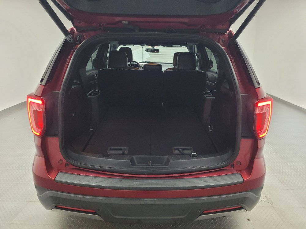 Used 2019 Ford Explorer XLT w/ Equipment Group 202A FWD image 29