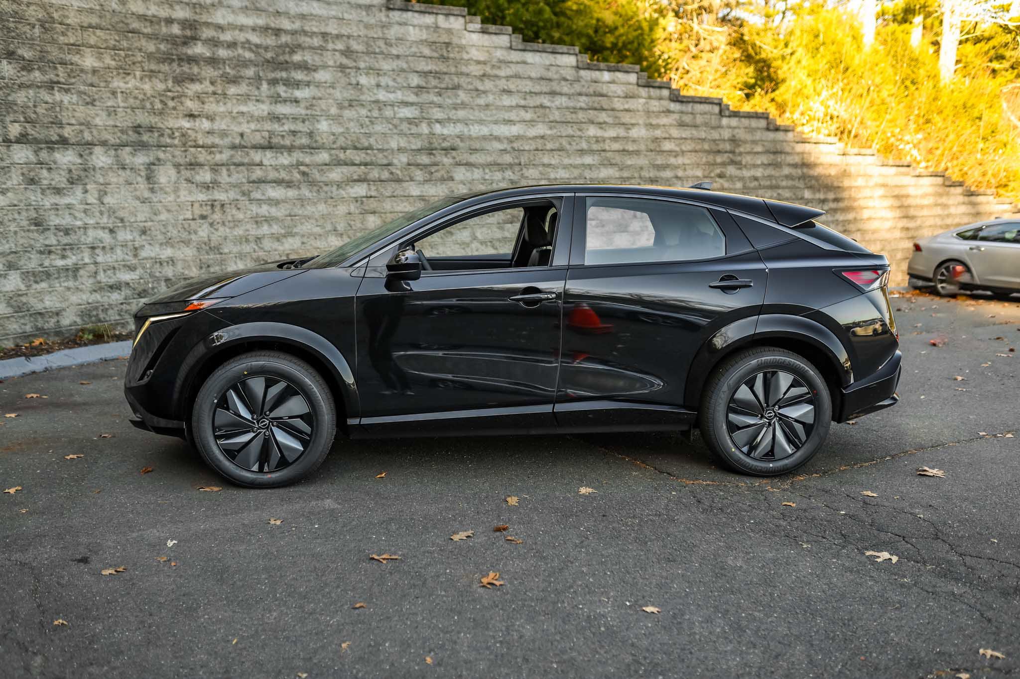 New 2024 Nissan Ariya AWD image 5