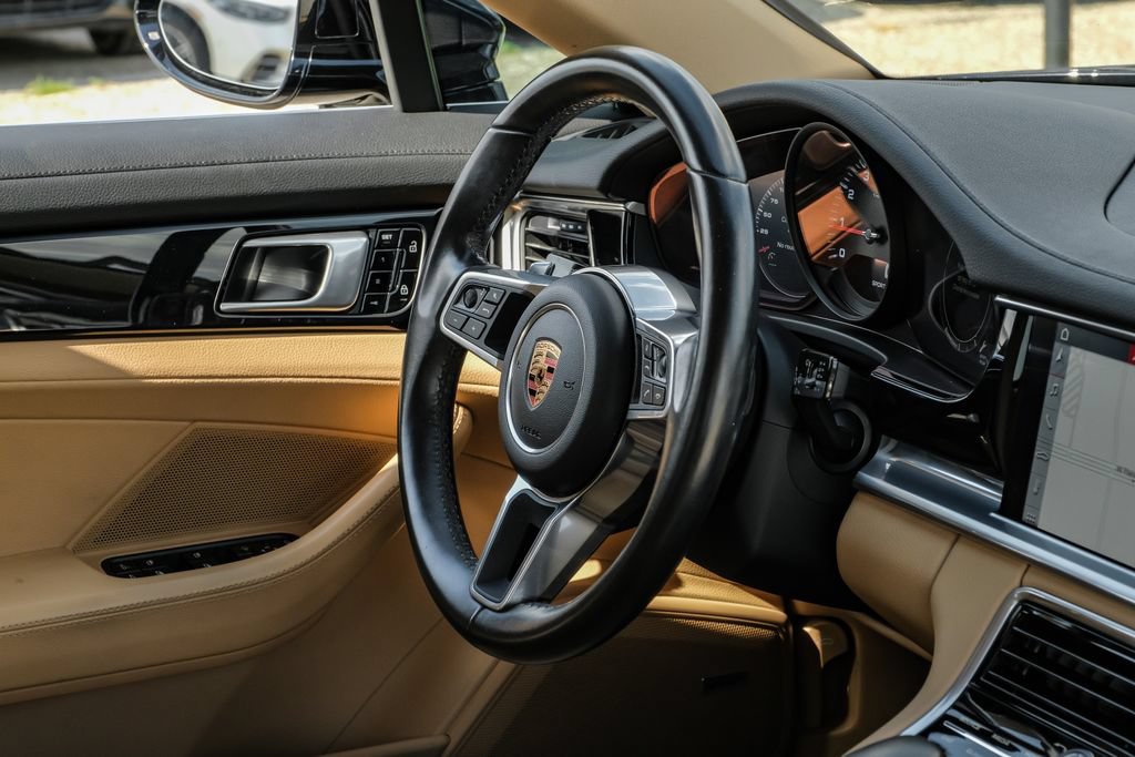 Used 2019 Porsche Panamera 4 AWD/4WD image 11