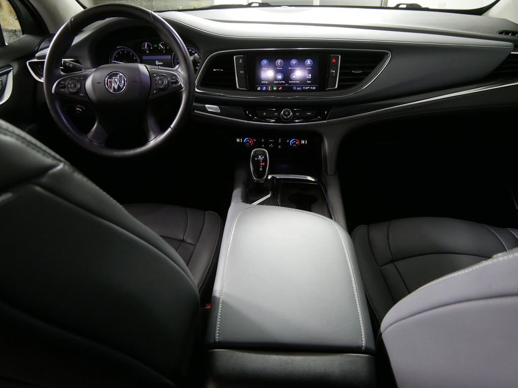 Used 2021 Buick Enclave Essence image 20