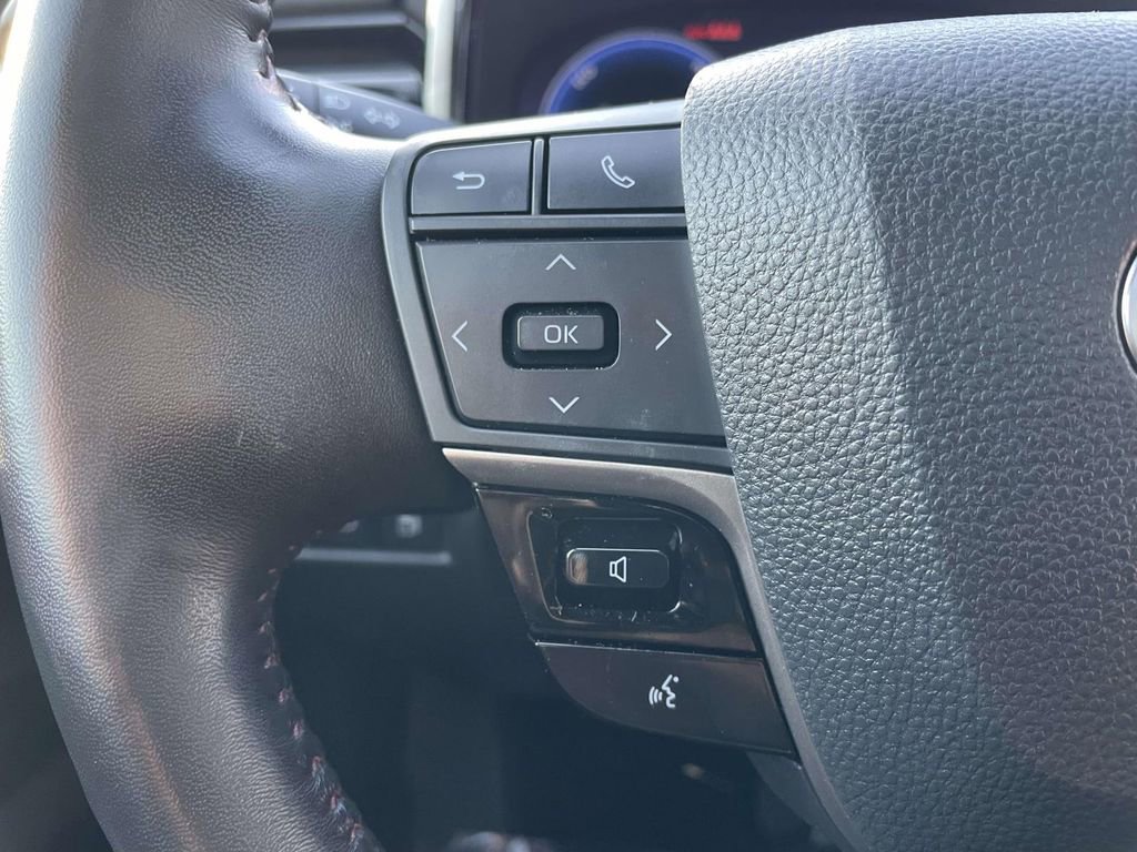 Used 2025 Toyota Camry XSE w/ Premium Package image 33