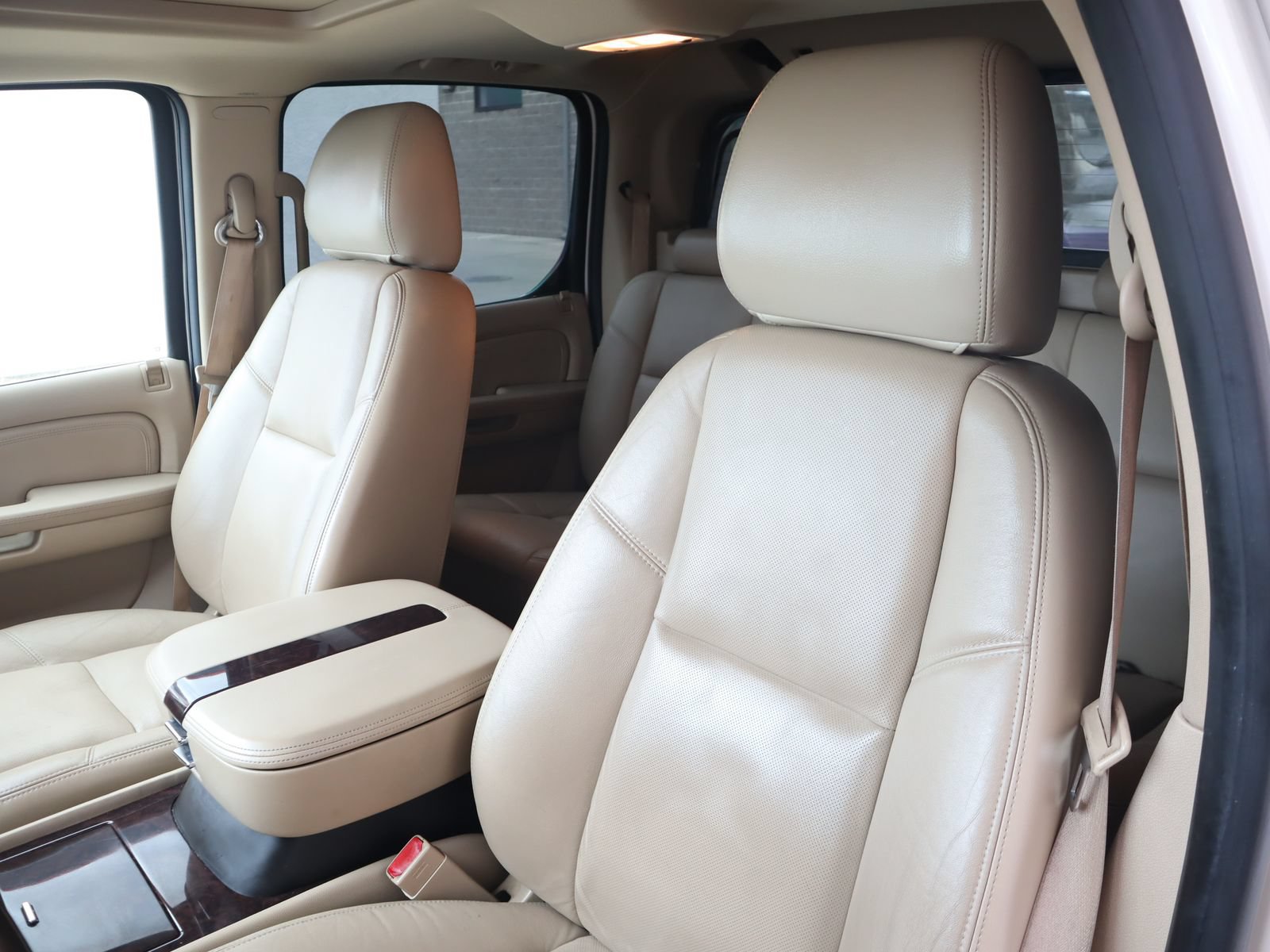 Used 2009 Cadillac Escalade EXT AWD/4WD image 27