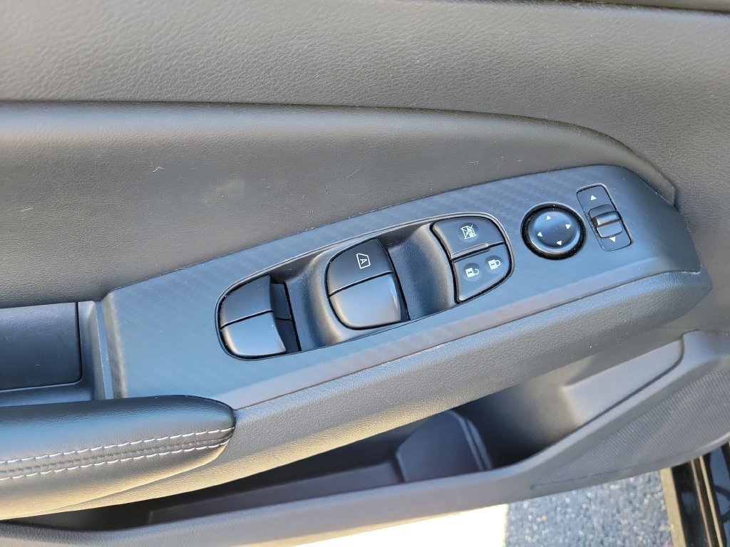 Used 2025 Nissan Altima 2.5 SV FWD image 21