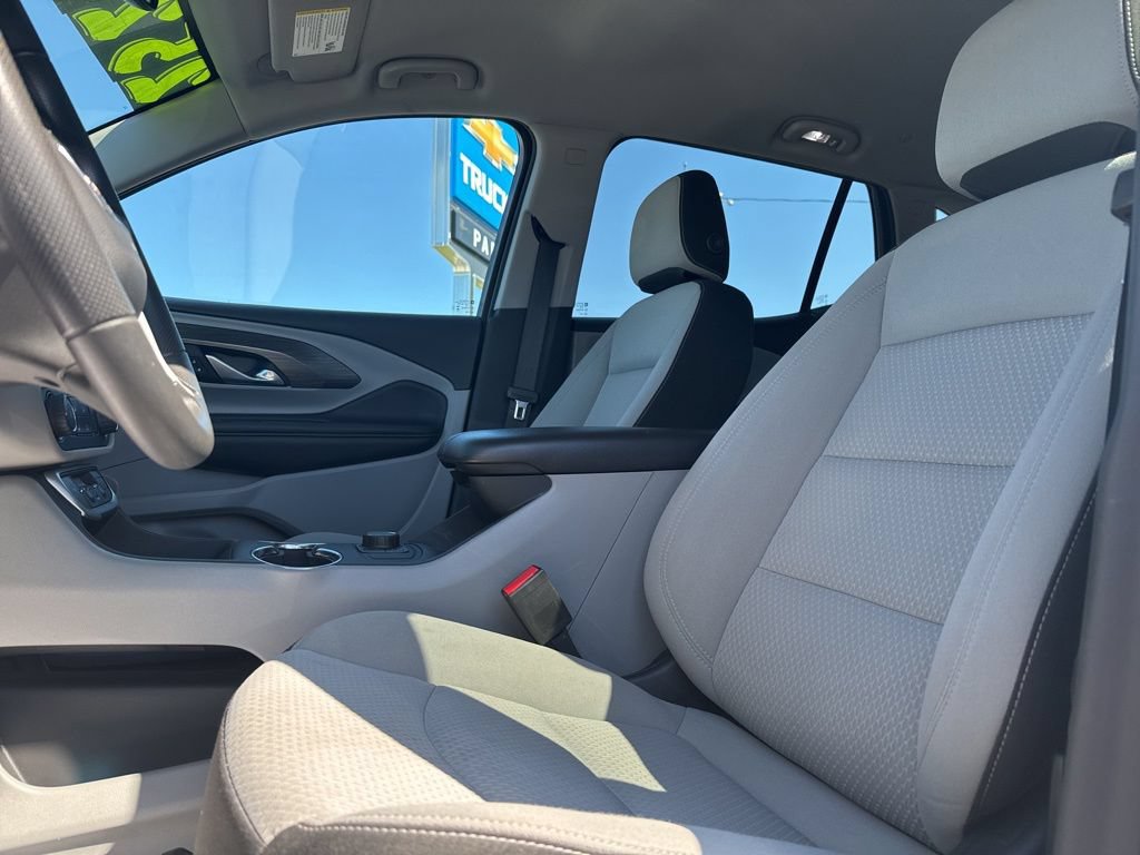 Used 2024 GMC Terrain SLE AWD/4WD image 13