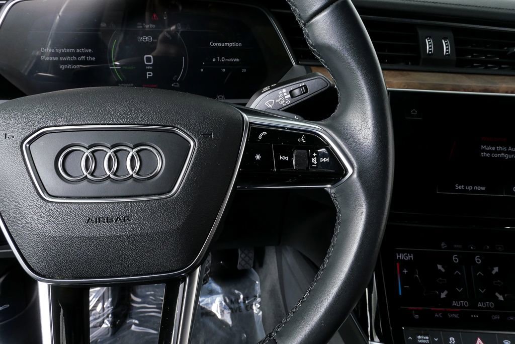 Certified 2022 Audi e-tron Premium image 10