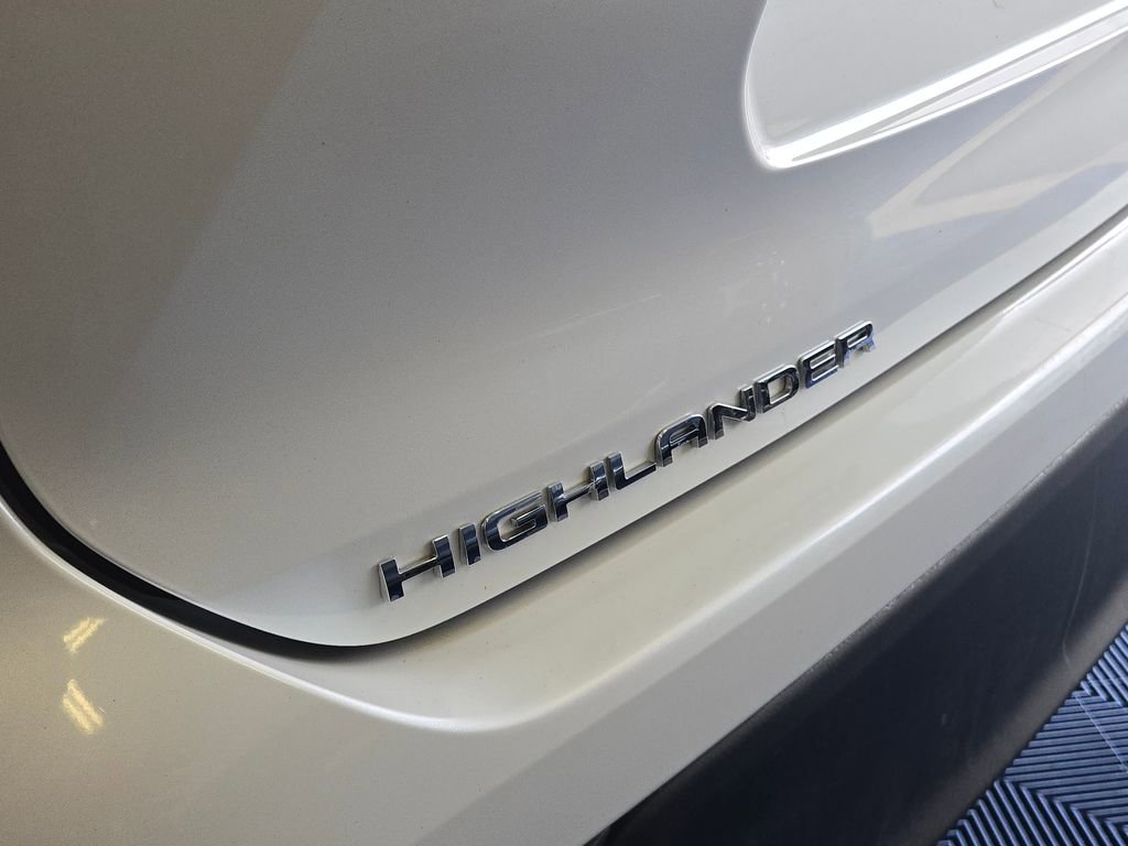 Used 2022 Toyota Highlander XLE image 33