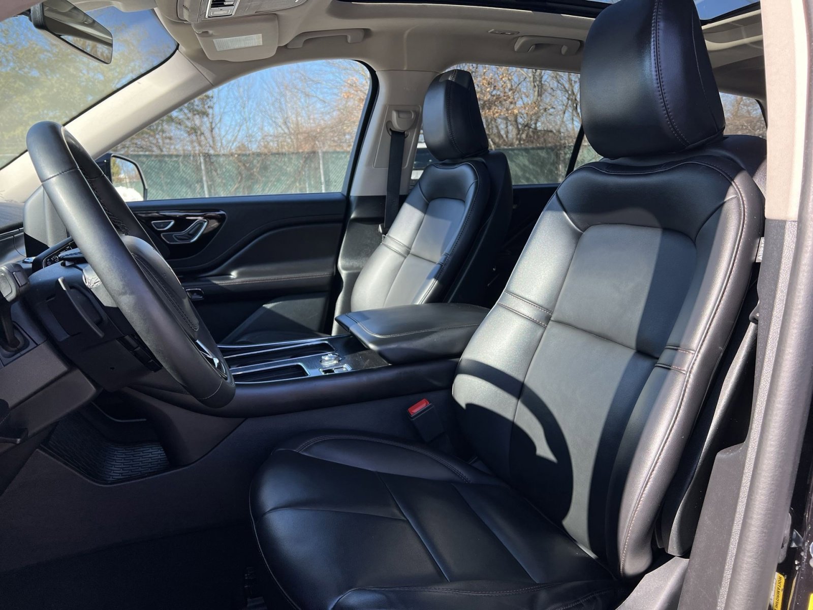 Used 2024 Lincoln Aviator Premiere w/ Premium Package image 13